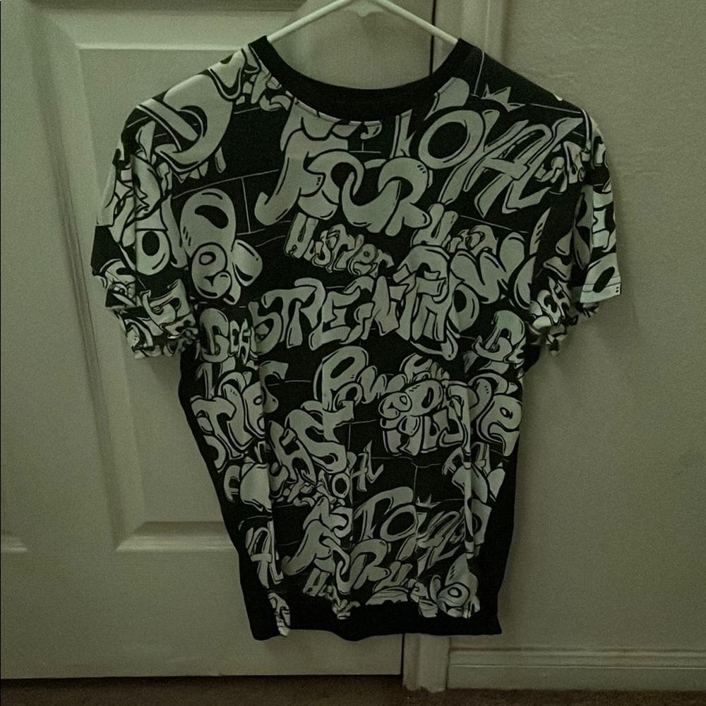 Galaxy By Harvic Monochrome Graphic Tee